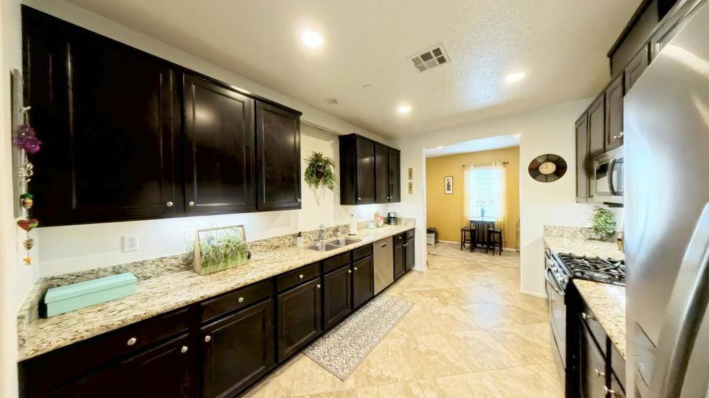 Palm Desert, CA 92211,238 Paseo Bravo