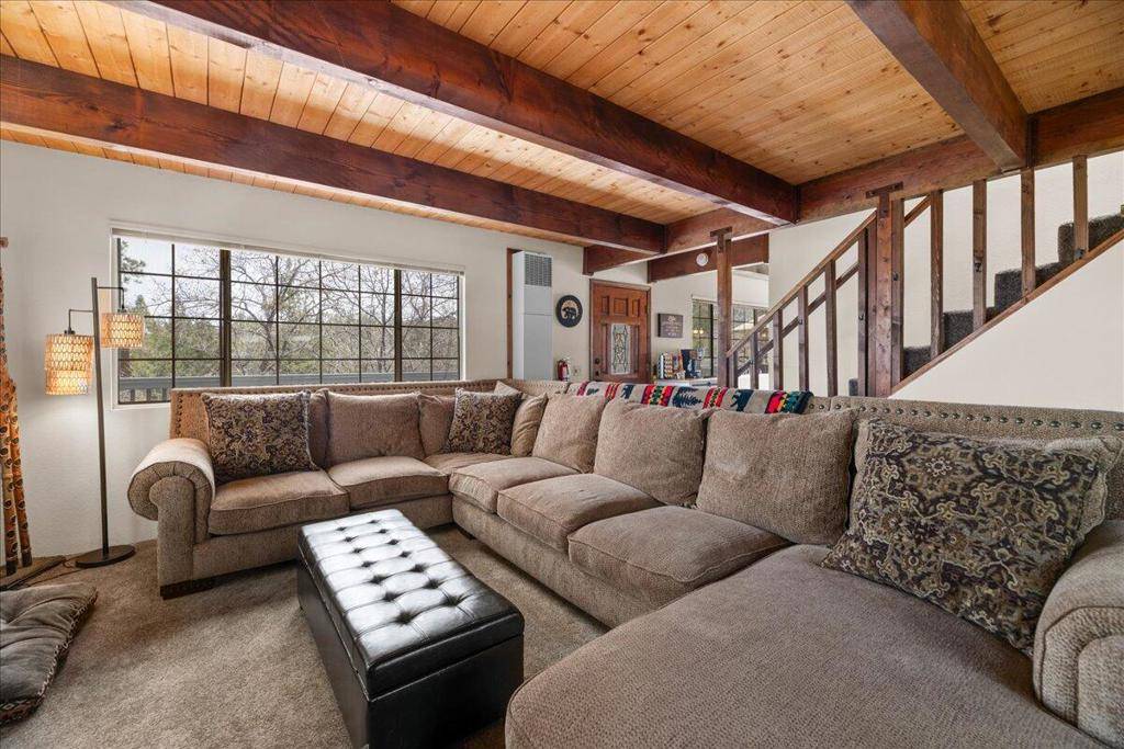 Big Bear, CA 92315,43289 Shasta RD