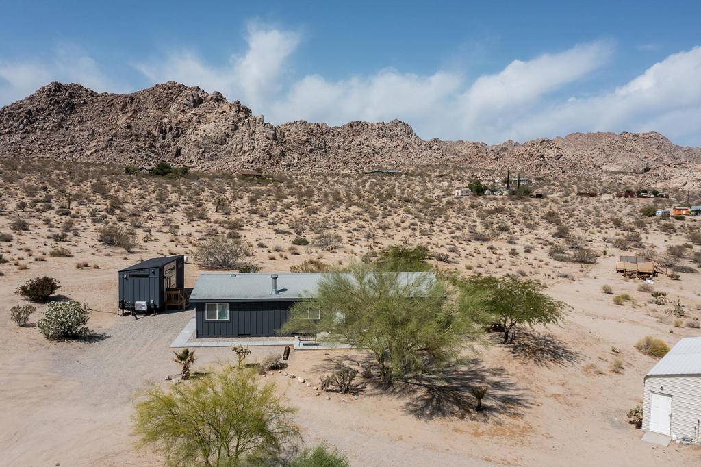 Joshua Tree, CA 92252,7122 Sunkist RD