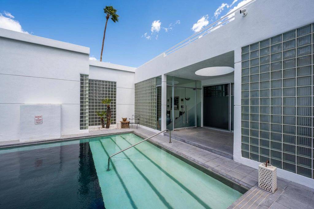 Palm Springs, CA 92262,520 W ViA Lola