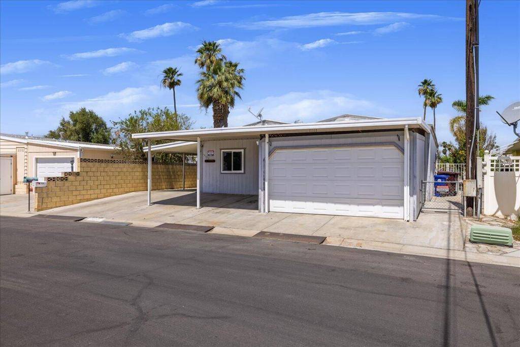 Thousand Palms, CA 92276,33181 Barcelona DR