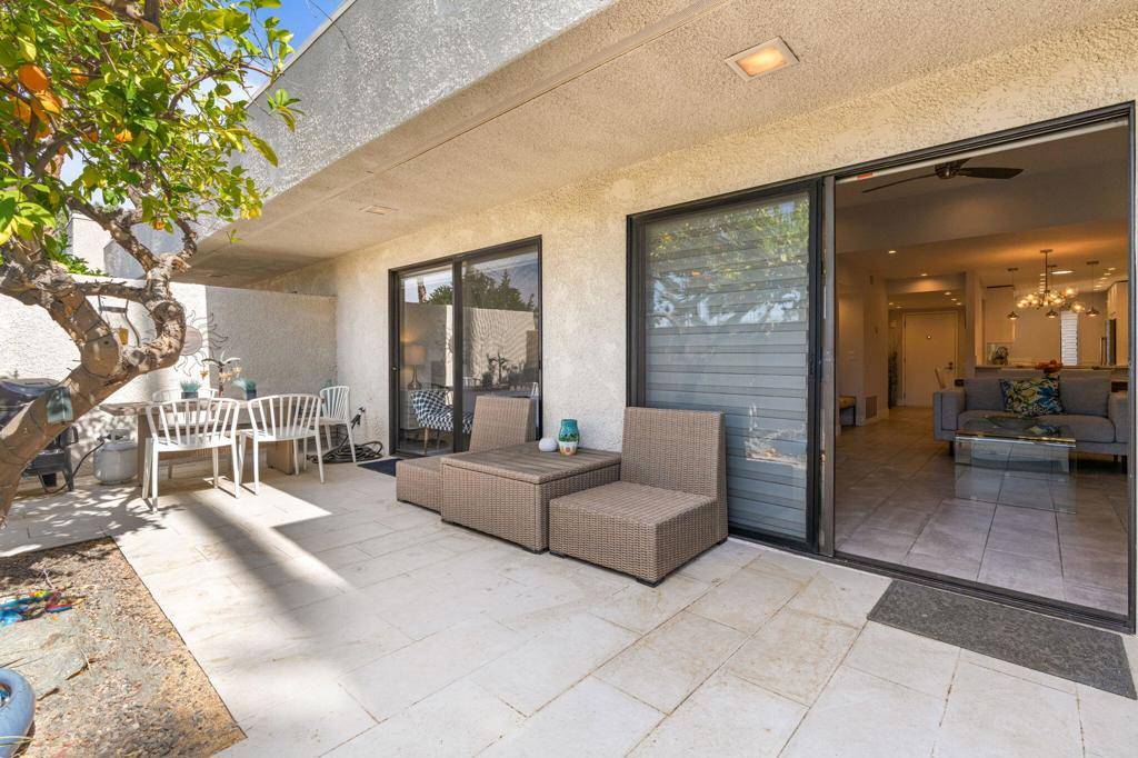 Palm Springs, CA 92262,877 E Arenas RD