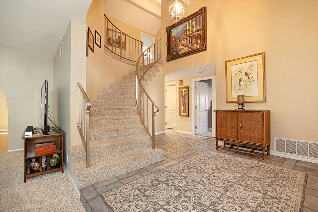 Thousand Oaks, CA 91362,3561 Raincloud CT
