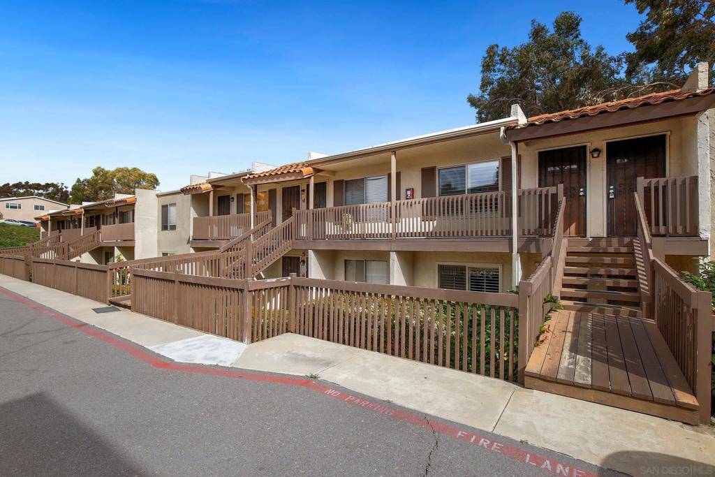 Oceanside, CA 92054,615 Vine St #25