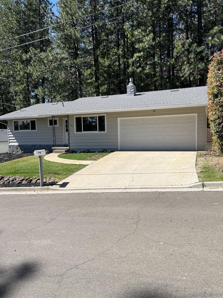 Grass Valley, CA 95945,884 Forest Glade Cir