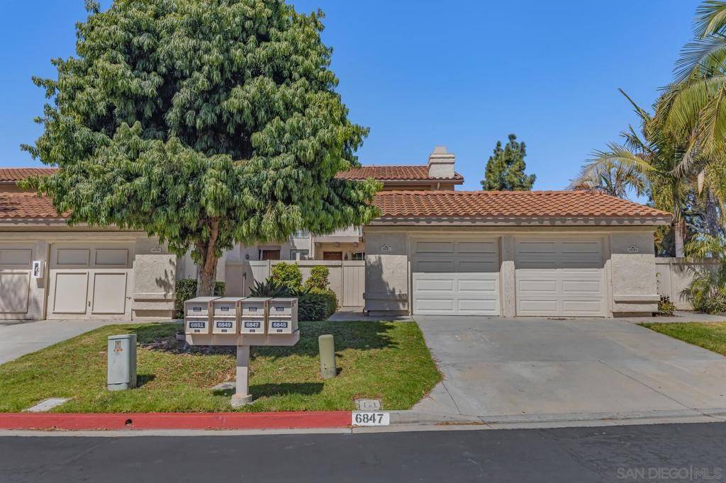 Carlsbad, CA 92011,6847 Maple Leaf Drive