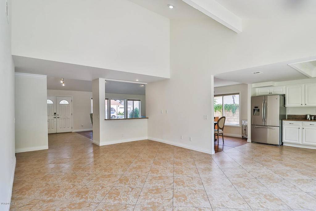 Agoura Hills, CA 91301,28954 Bardell DR