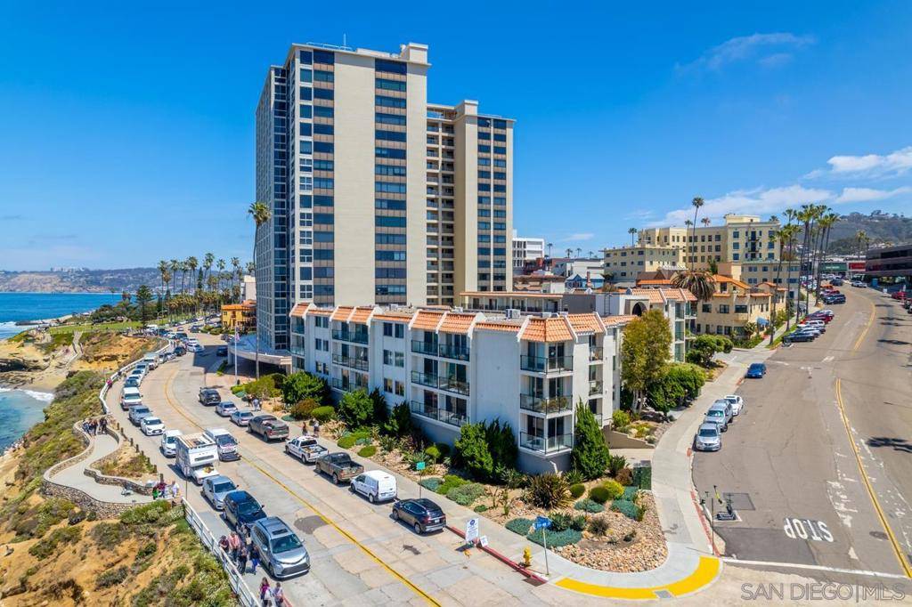 La Jolla, CA 92037,909 Coast Blvd #4