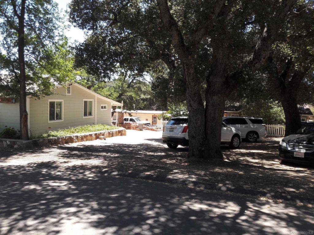 CA 91905,2522 Live Oaks Trail