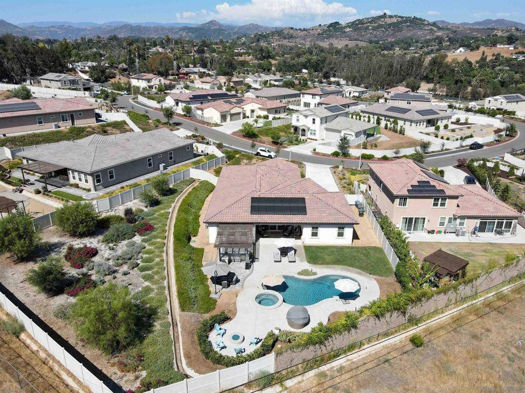 Escondido, CA 92027,1209 Palomar Cir