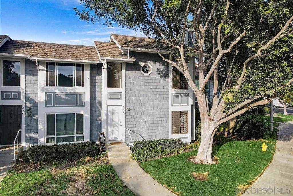 Carlsbad, CA 92011,6978 Carnation Dr.