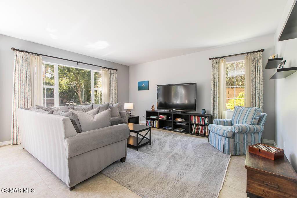 Newbury Park, CA 91320,5294 Via Quinto