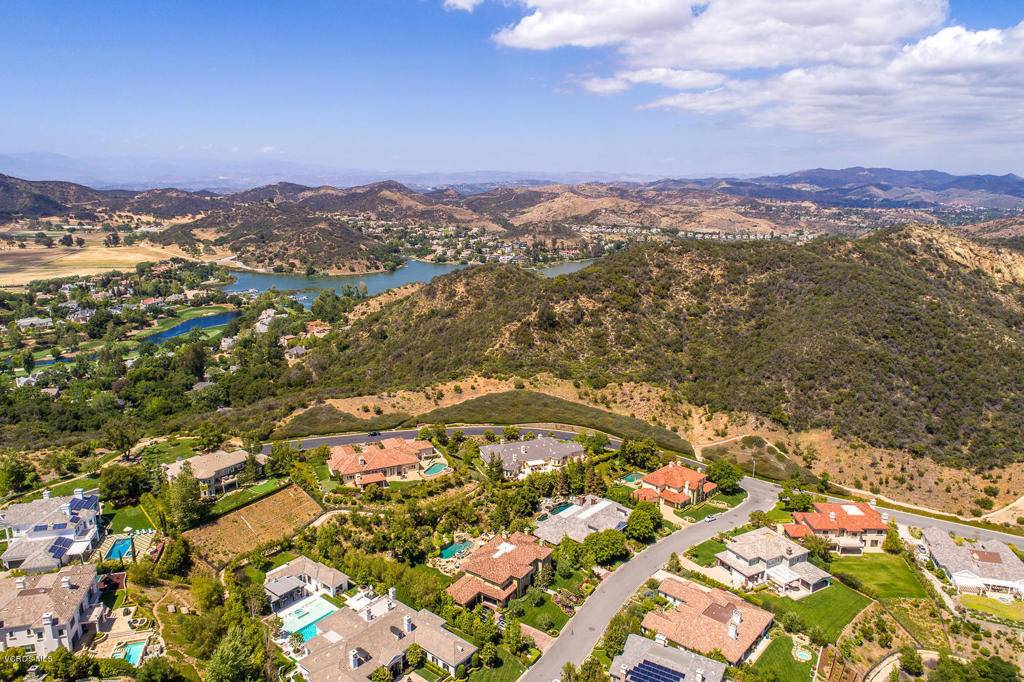 Westlake Village, CA 91361,112 Hampstead CT