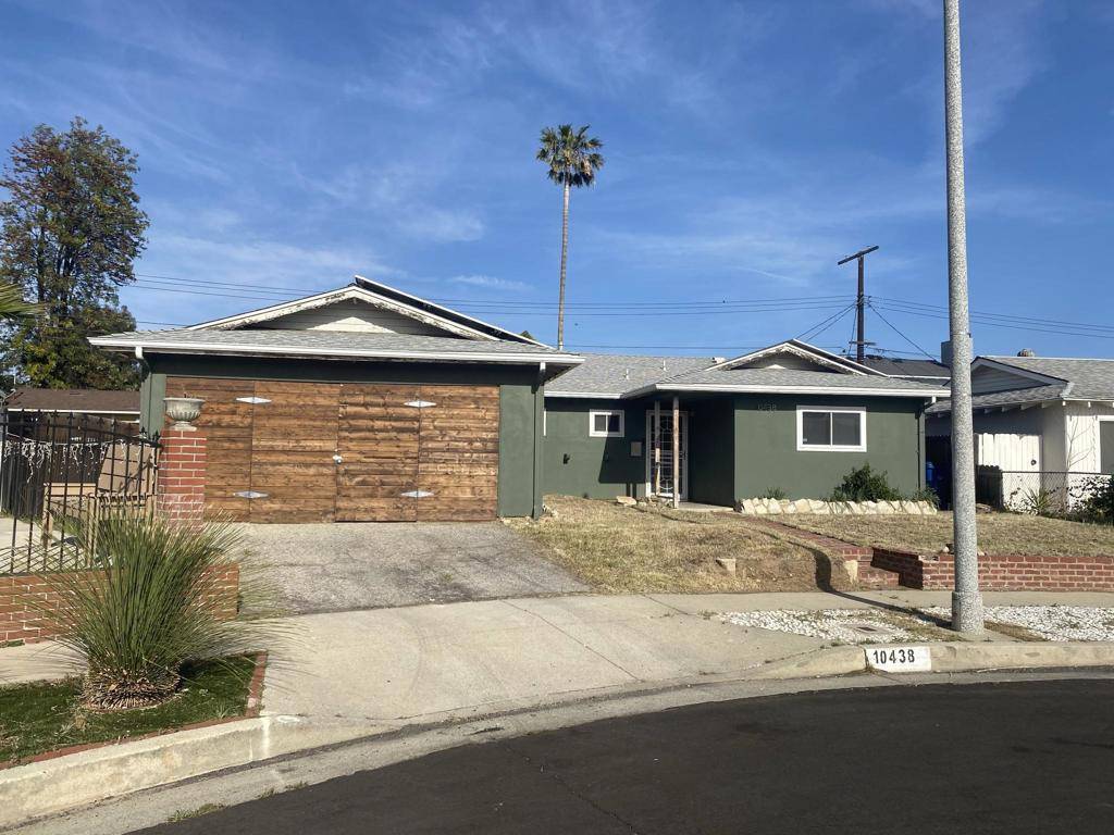 Chatsworth, CA 91311,10438 Remmet AVE