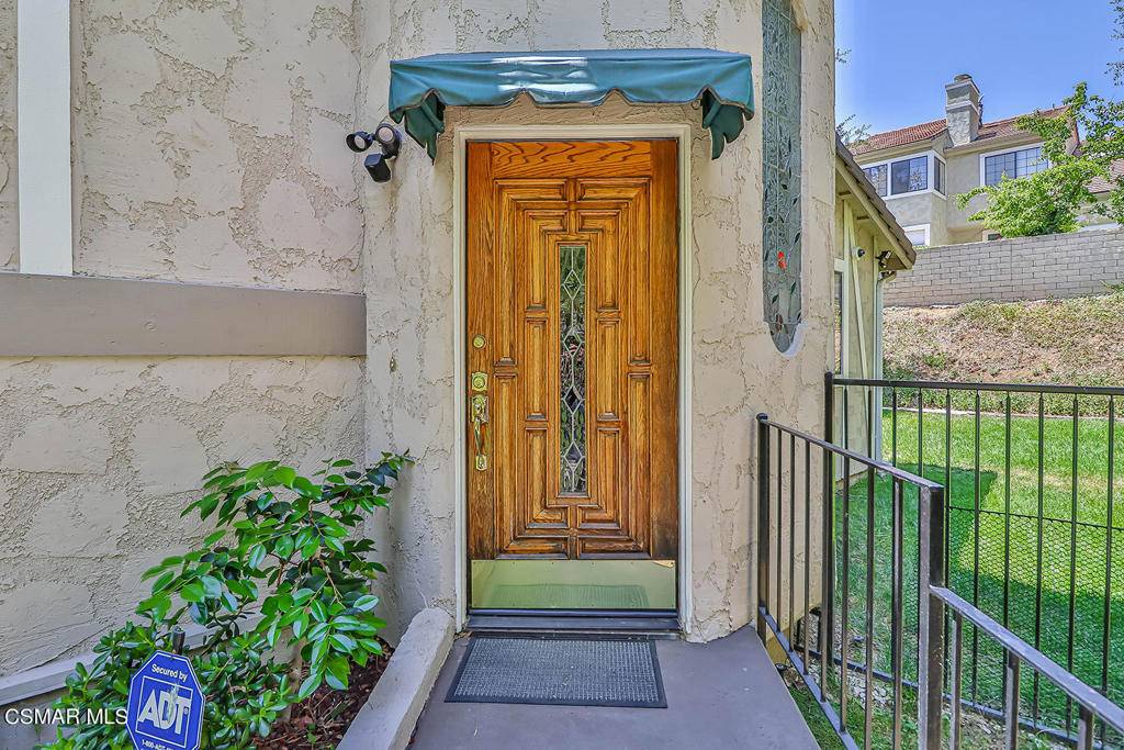 Agoura Hills, CA 91301,29609 Windsong LN