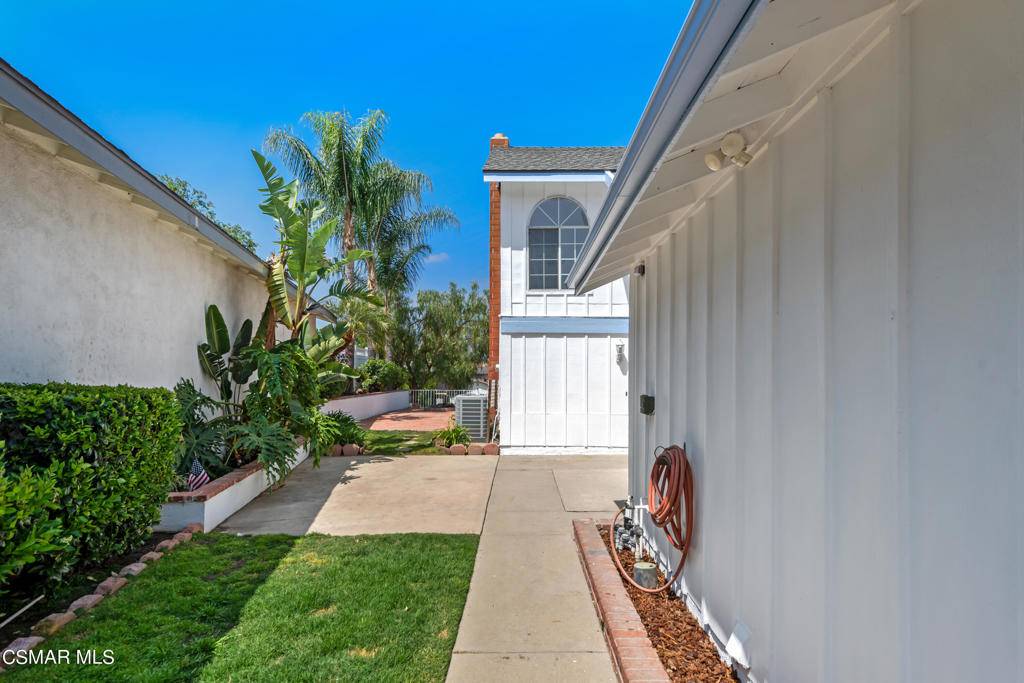 Agoura Hills, CA 91301,5675 Lake Lindero DR