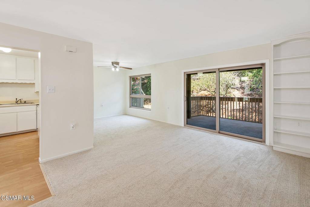 Thousand Oaks, CA 91360,327 Chestnut Hill CT #22