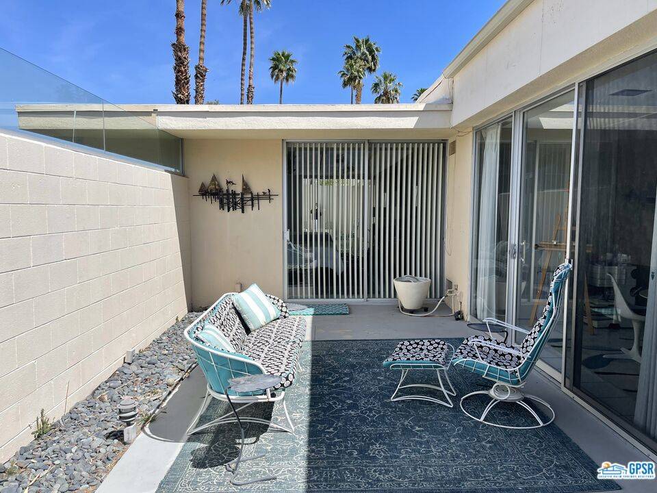 Palm Springs, CA 92264,193 DESERT DR