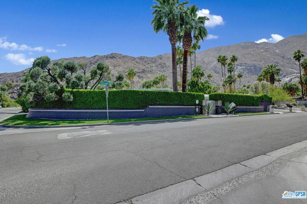 Palm Springs, CA 92262,611 W LEISURE WAY