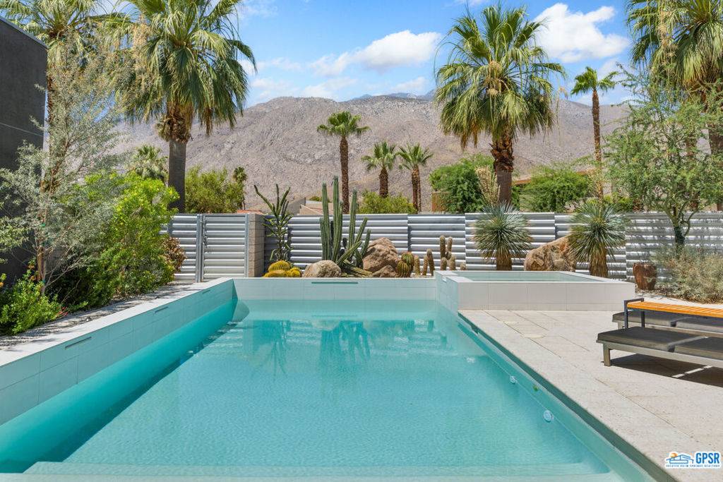 Palm Springs, CA 92262,431 DION DR