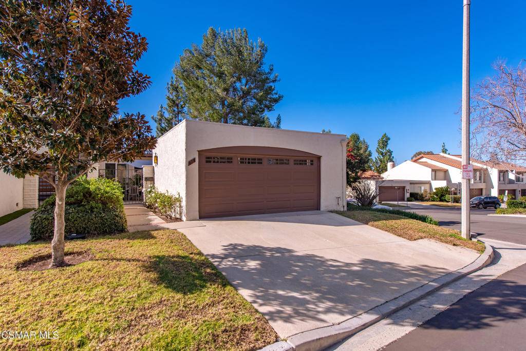 Thousand Oaks, CA 91360,618 Knollview LN