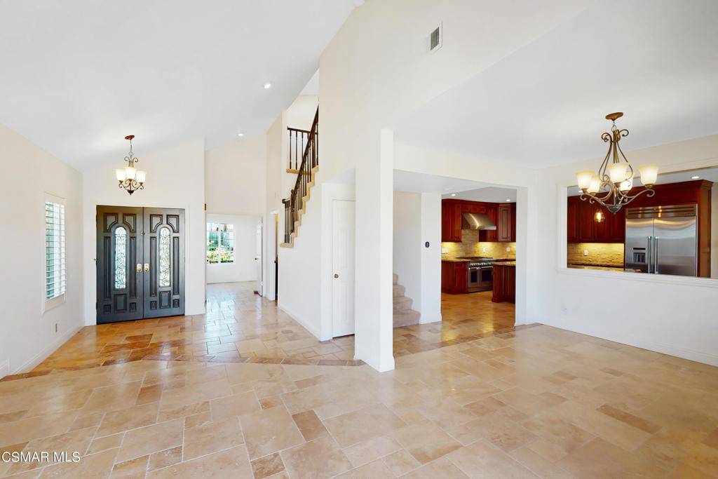 Agoura Hills, CA 91301,5611 High Peak PL