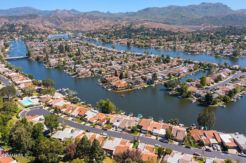 Westlake Village, CA 91361,2589 Northshore LN