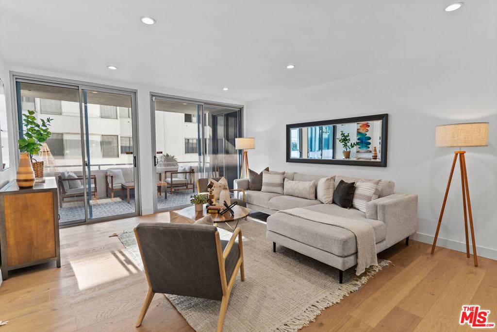 Playa Del Rey, CA 90293,8701 Delgany AVE #120