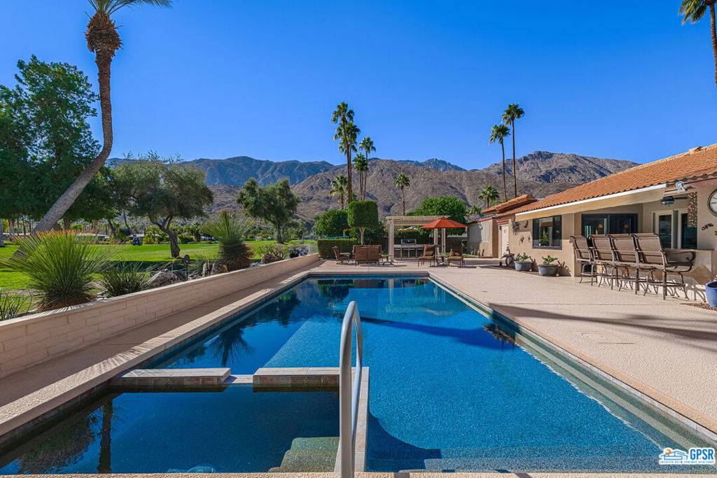 Palm Springs, CA 92264,707 E Sierra WAY