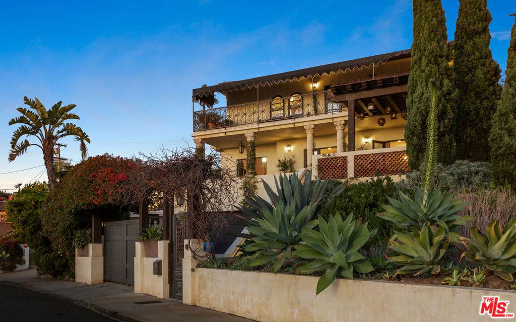Playa Del Rey, CA 90293,7546 Rindge AVE