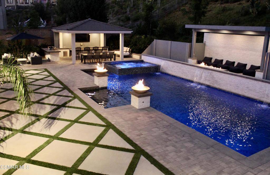 Moorpark, CA 93021,7340 Rocky Top CT