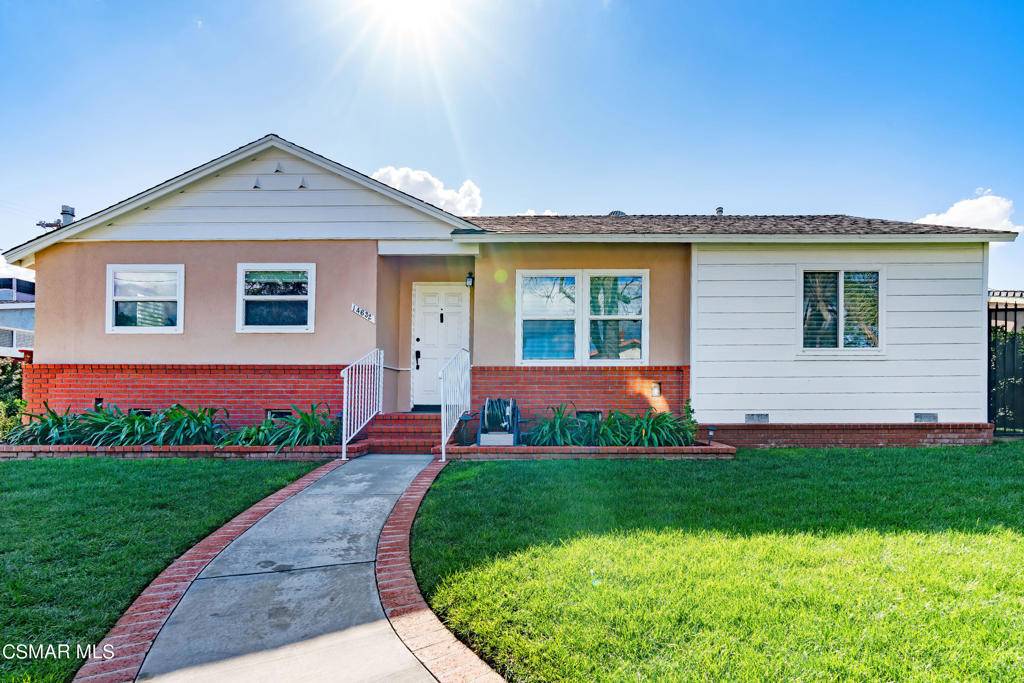 Panorama City, CA 91402,14632 Van Nuys PL