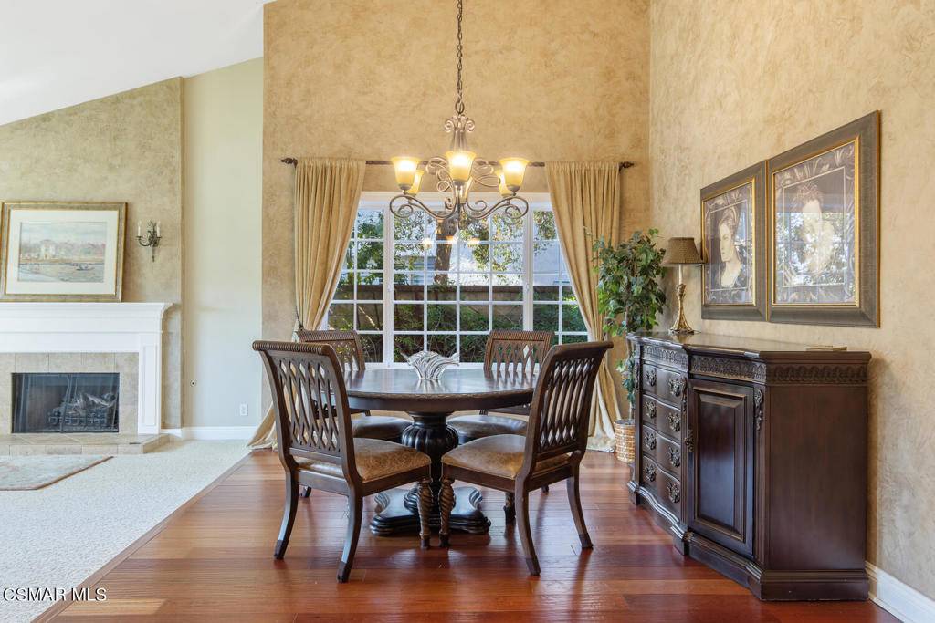 Agoura Hills, CA 91301,29049 Saddlebrook DR