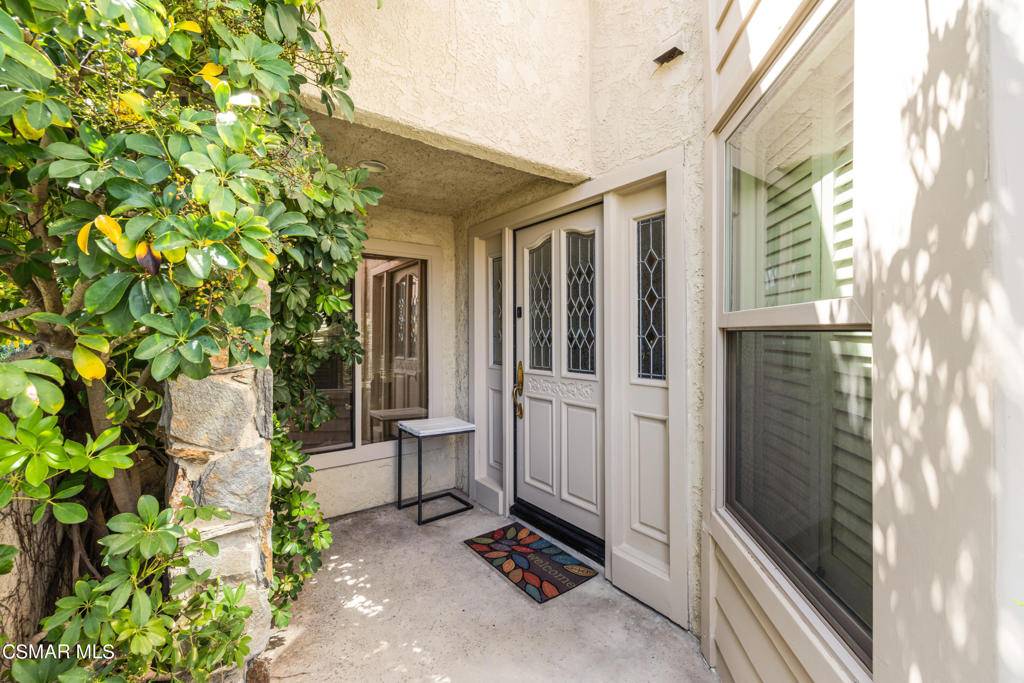 Westlake Village, CA 91361,32138 Canyon Crest CT