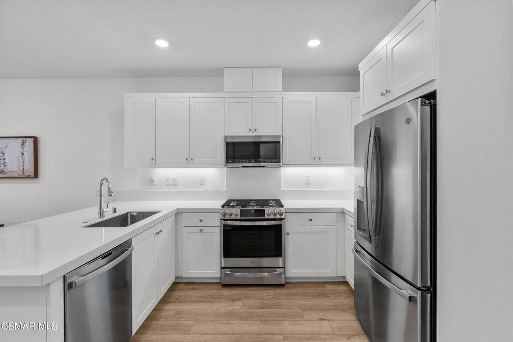 Simi Valley, CA 93065,2535 Little Rock LN
