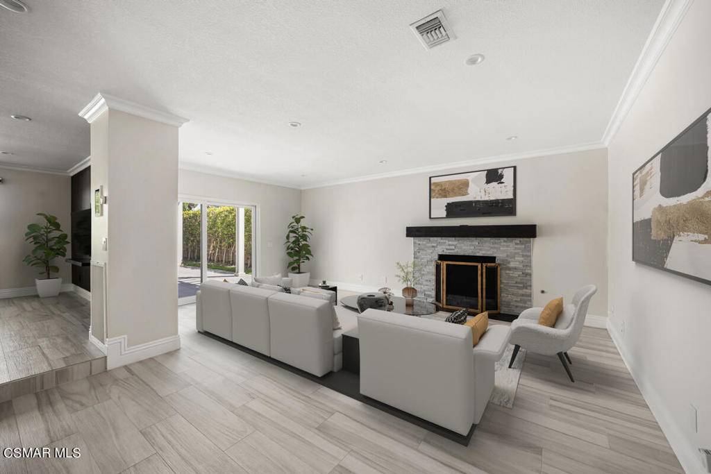 Chatsworth, CA 91311,10758 Cozycroft AVE
