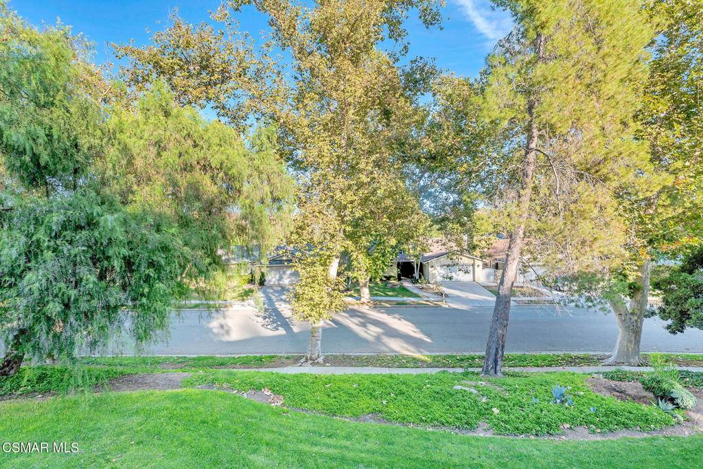 Oak Park, CA 91377,20 Meadowlark LN