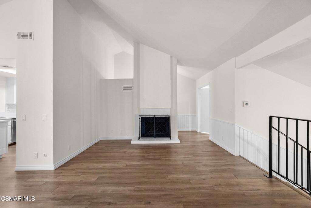 Oak Park, CA 91377,101 Rosehedge LN