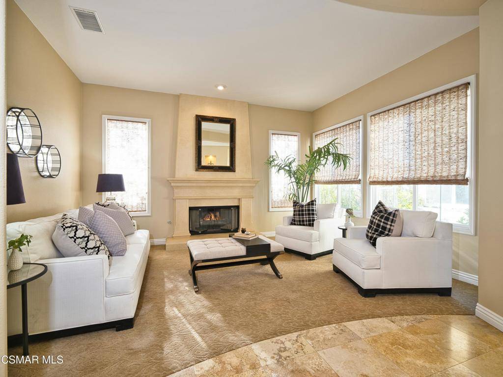 Thousand Oaks, CA 91362,3355 Hampton CT