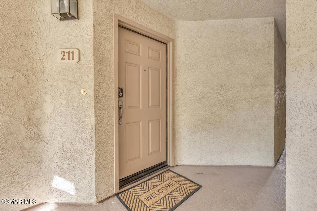 Oak Park, CA 91377,5744 Oak Bend LN #211