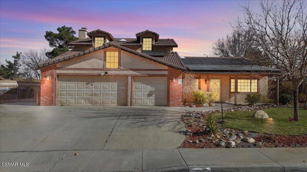 Quartz Hill, CA 93536,42212 Woodstone LN