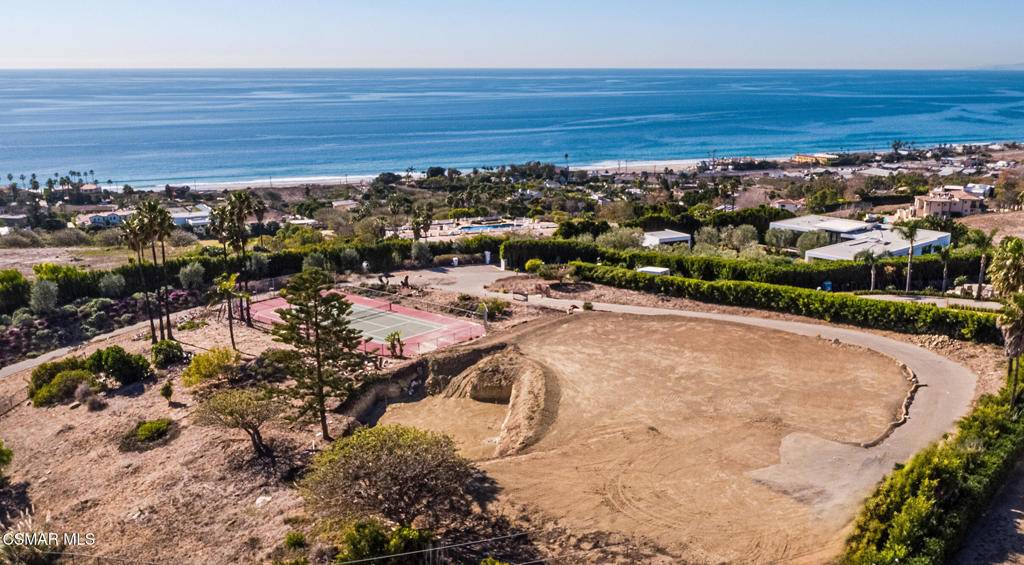 Malibu, CA 90265,5909 Philip AVE