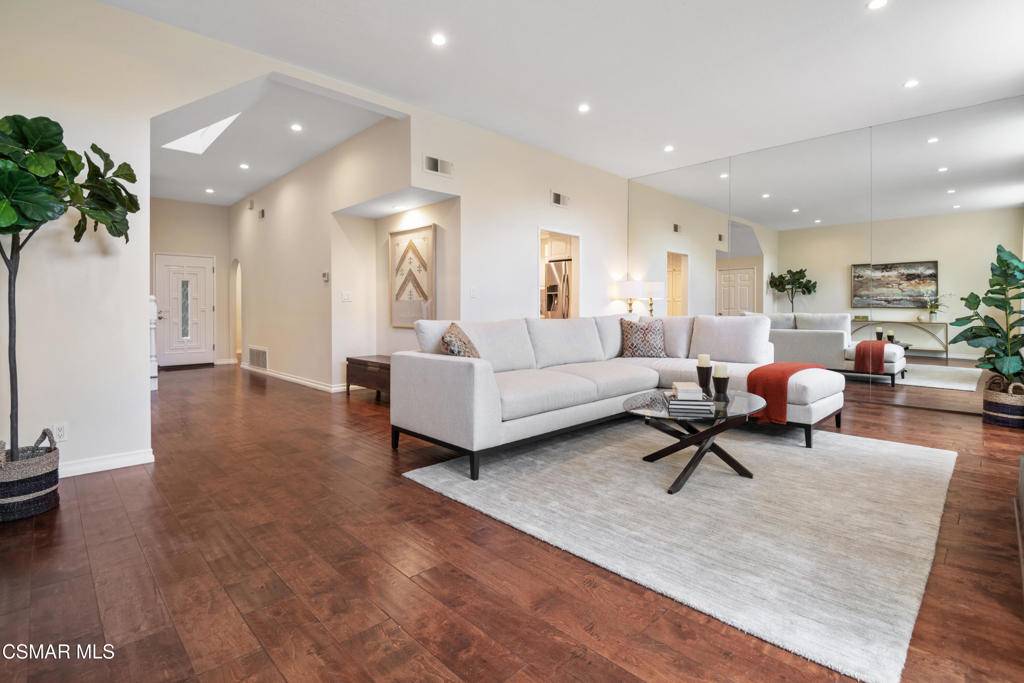 Agoura Hills, CA 91301,29655 Strawberry Hill DR