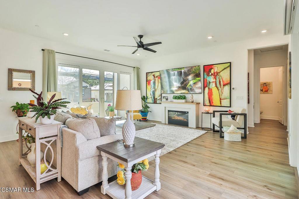 Valencia, CA 91354,29575 Paseo Guijarro