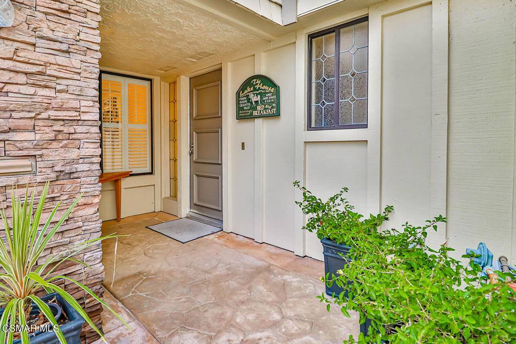 Westlake Village, CA 91361,2393 Windward CIR