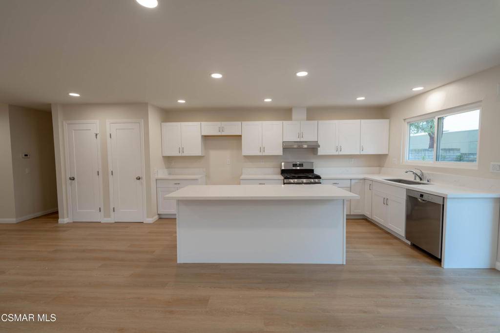 Westlake Village, CA 91362,30896 Janlor DR