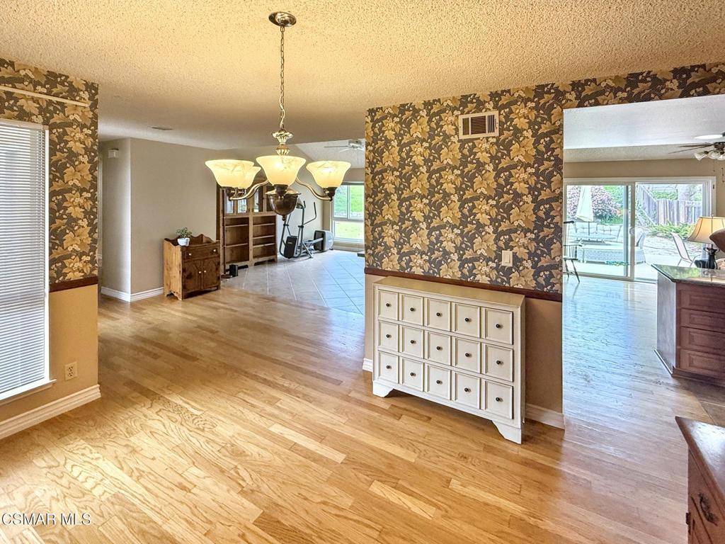 Thousand Oaks, CA 91360,3274 Cherrywood DR