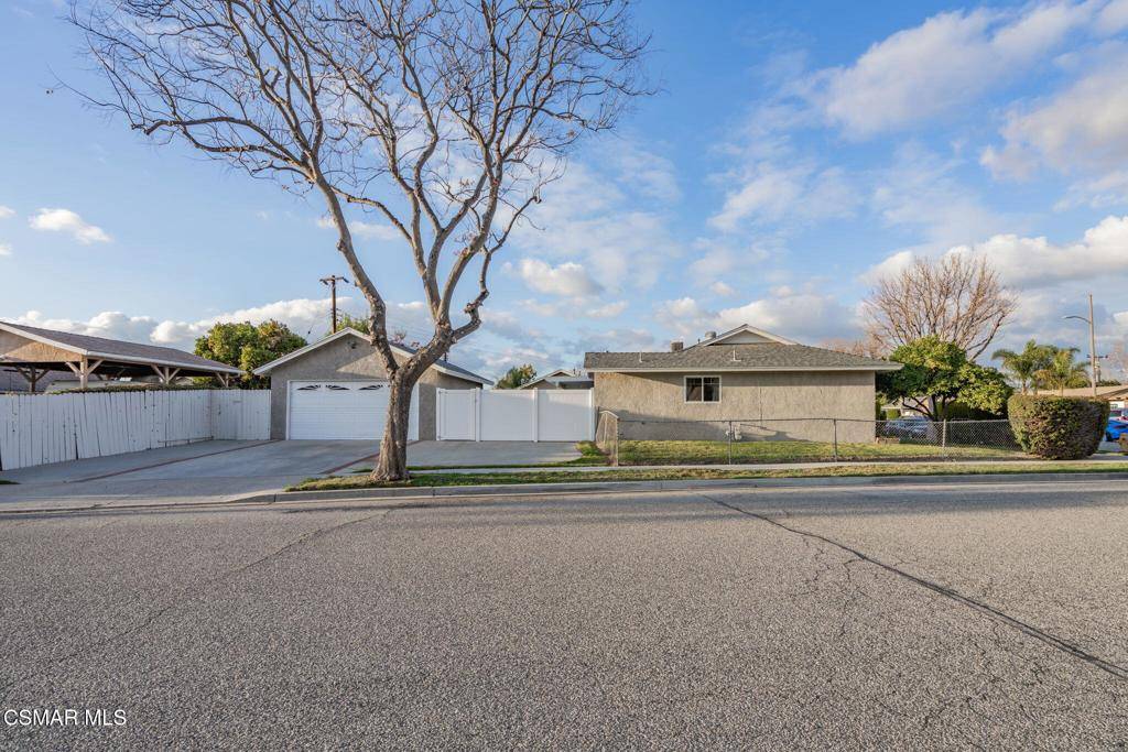 Simi Valley, CA 93065,1213 Currant AVE