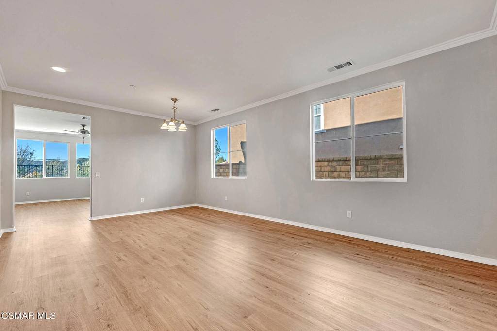 Saugus, CA 91350,22632 Dragonfly CT