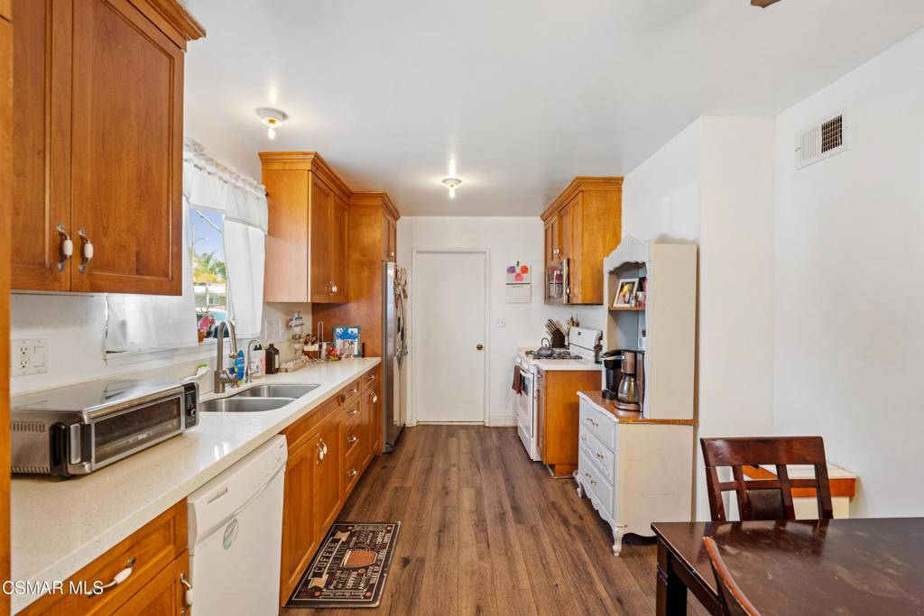 Simi Valley, CA 93065,1858 Sutter AVE